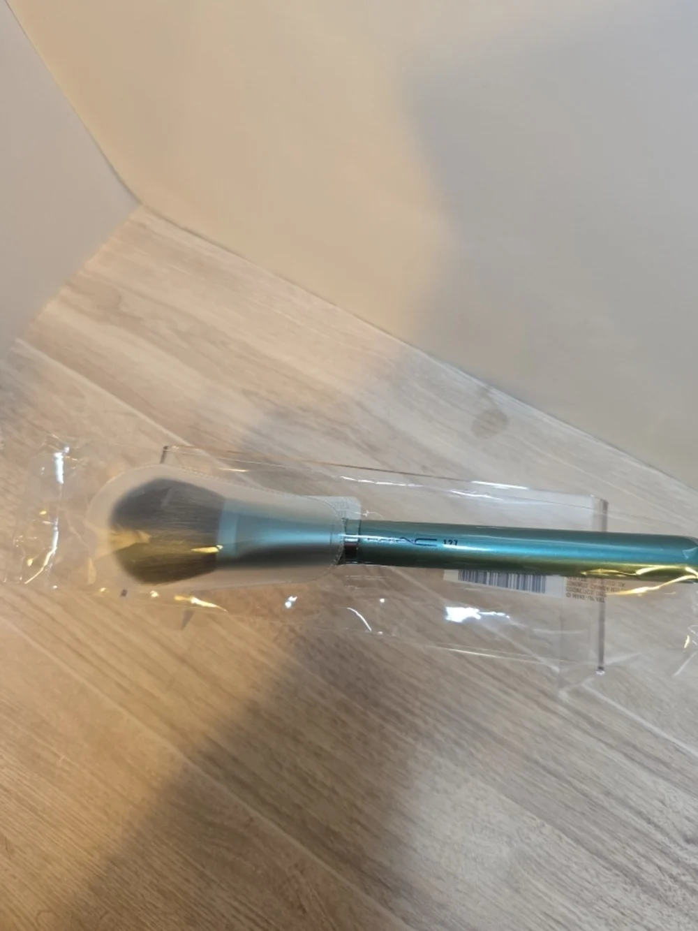 LIMITED EDITION MAC 127 DUO FIBRE 127 BRUSH - ALLURING AQUATIC